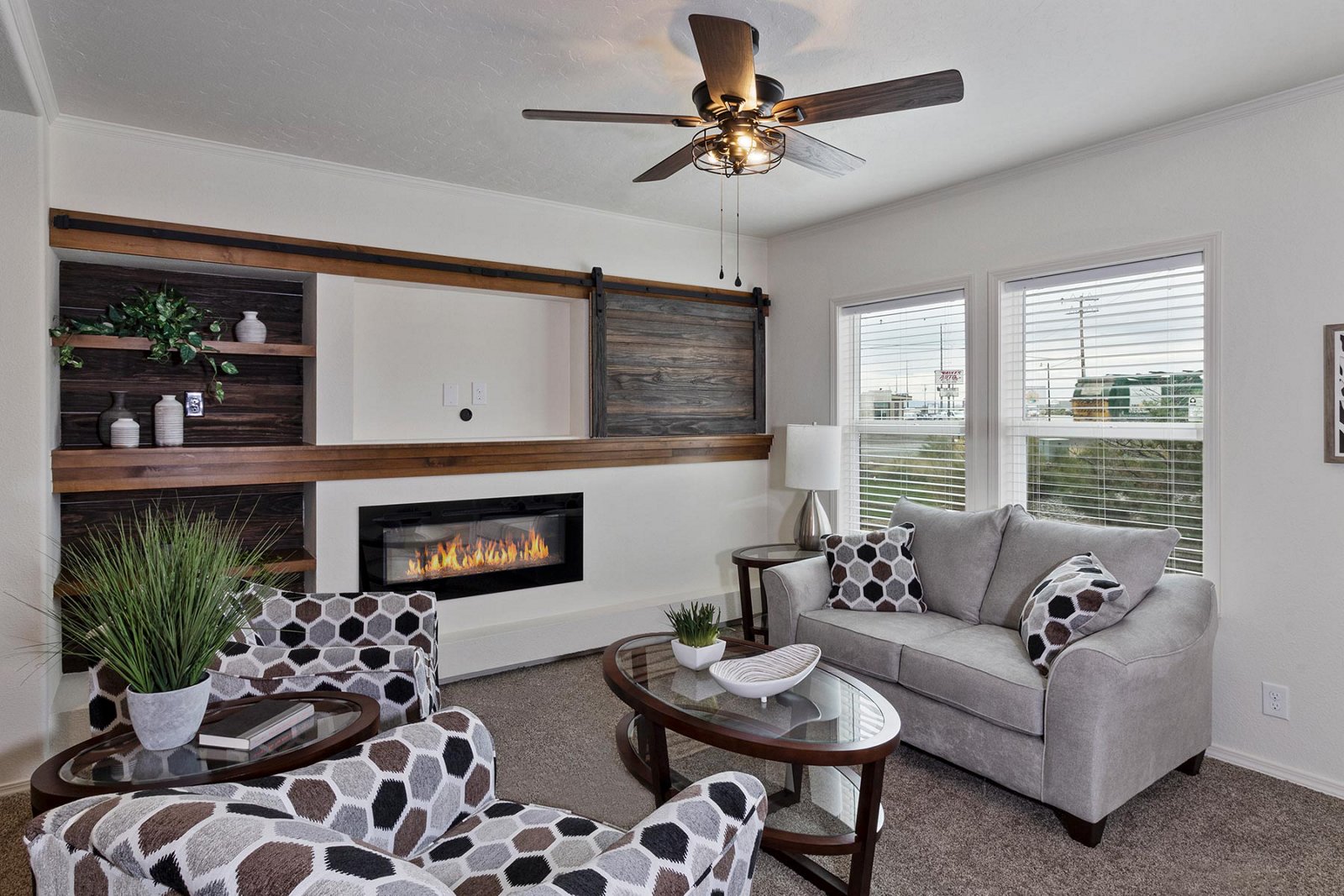 Catena / CT4523B - Poky Homes
