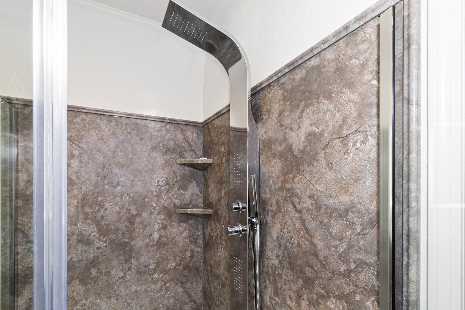 Catena / CT4523B - Poky Homes