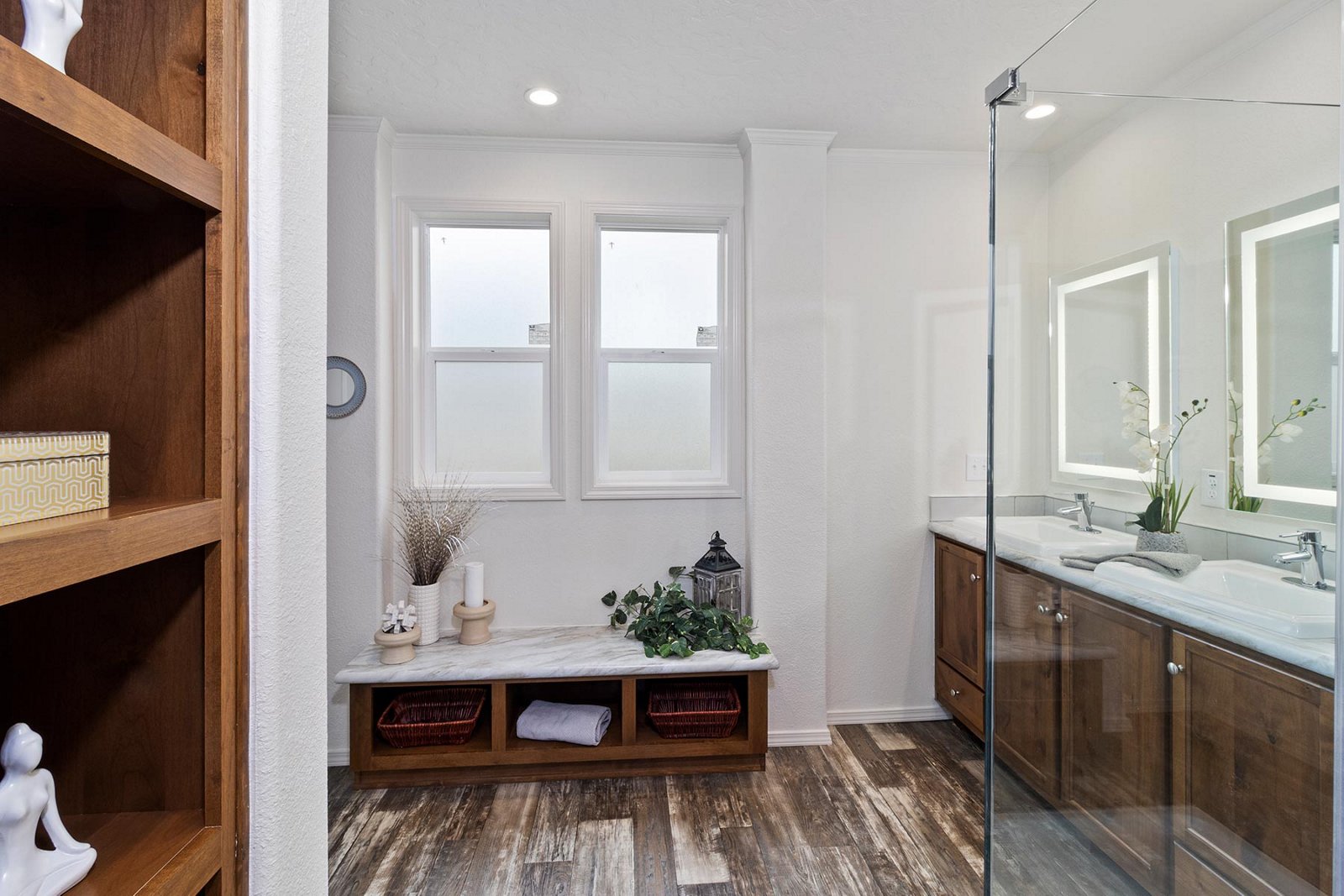 Catena / CT4523B - Poky Homes