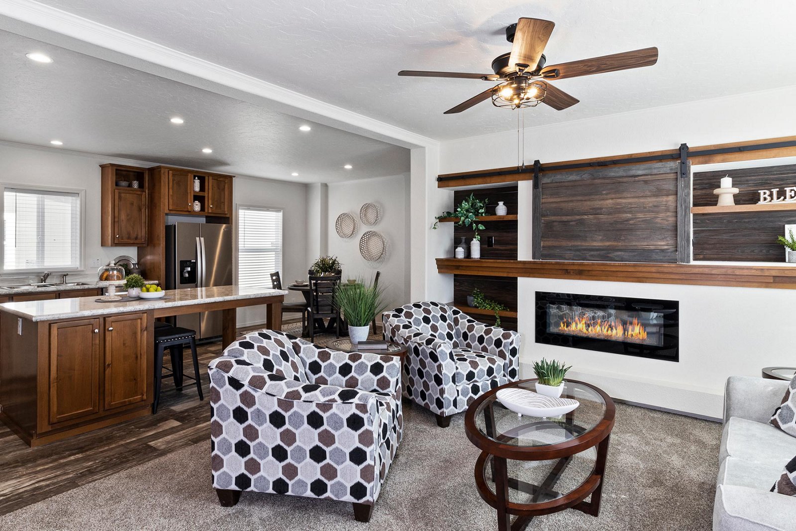 Catena / CT4523B - Poky Homes