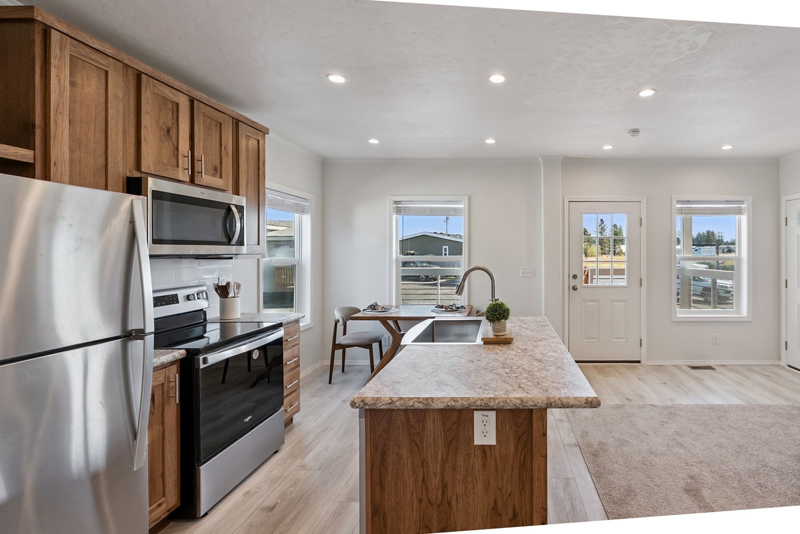 DreamWorks / DW3402L - Poky Homes
