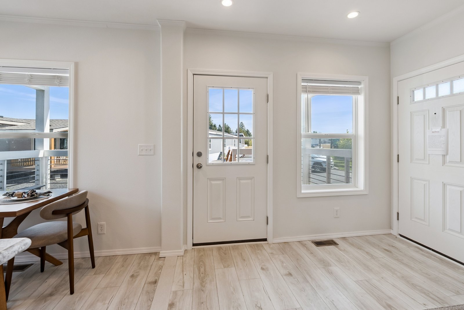 DreamWorks / DW3402L - Poky Homes