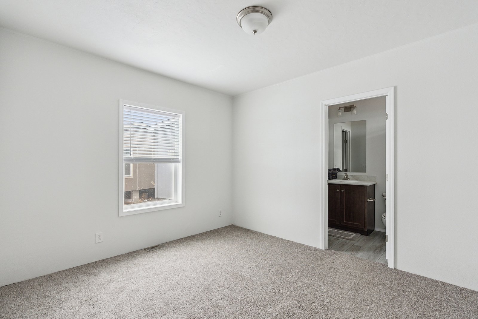Winchester / 1460H22A4A - Poky Homes