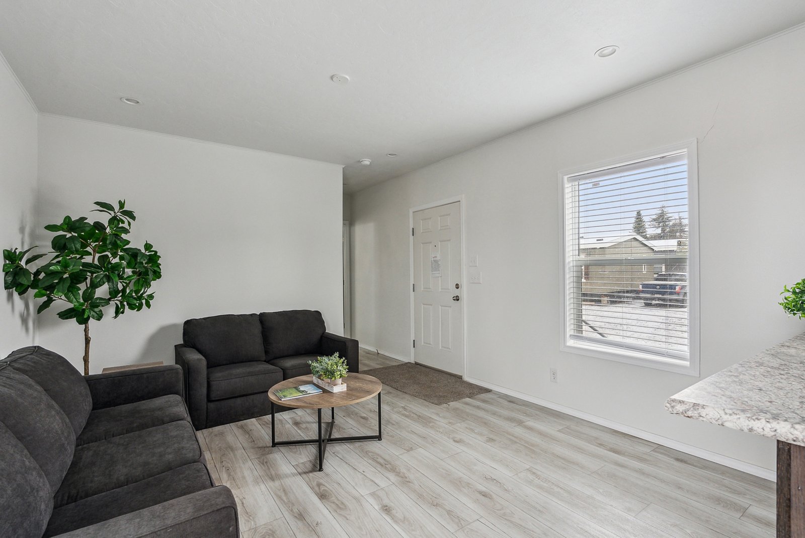 Winchester / 1460H22A4A - Poky Homes