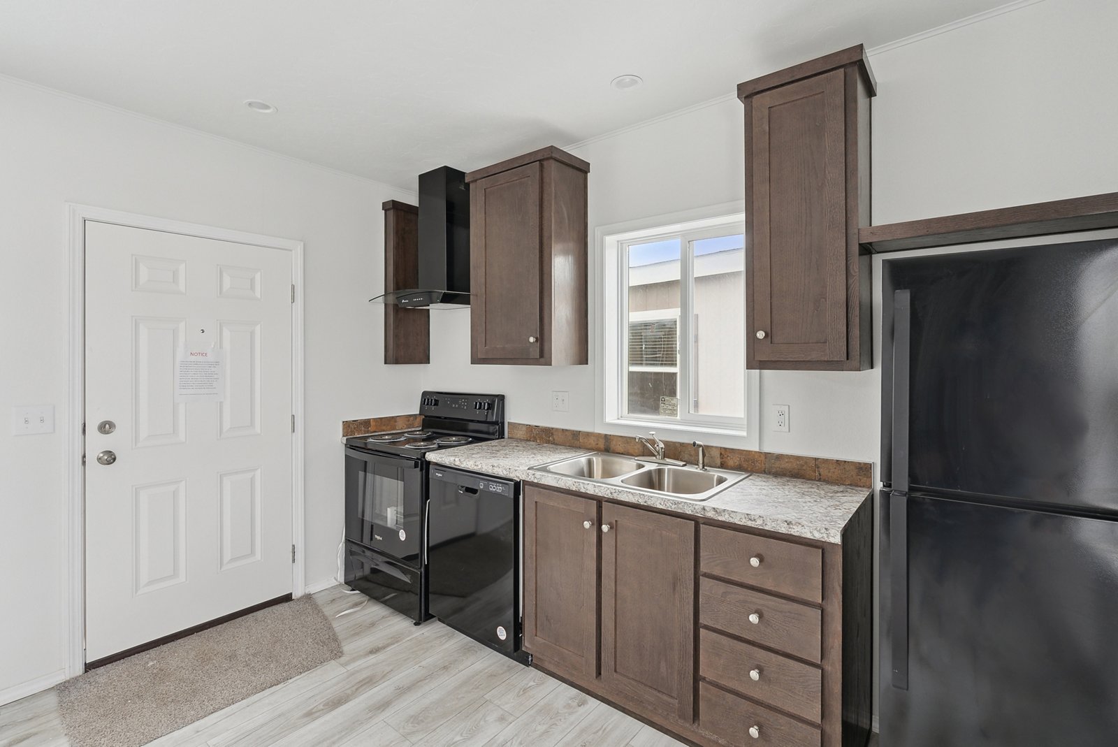 Winchester / 1432H11FL1 - Poky Homes