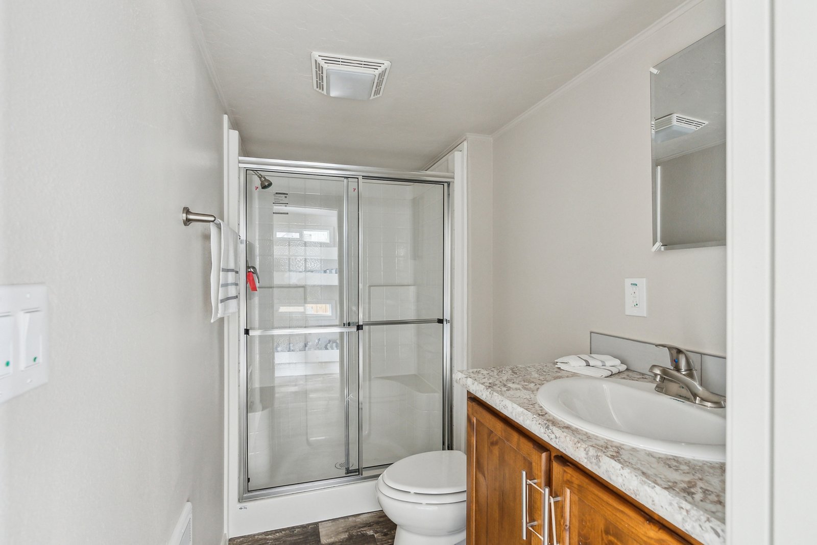 Athens Park Series / PM 529 - Poky Homes