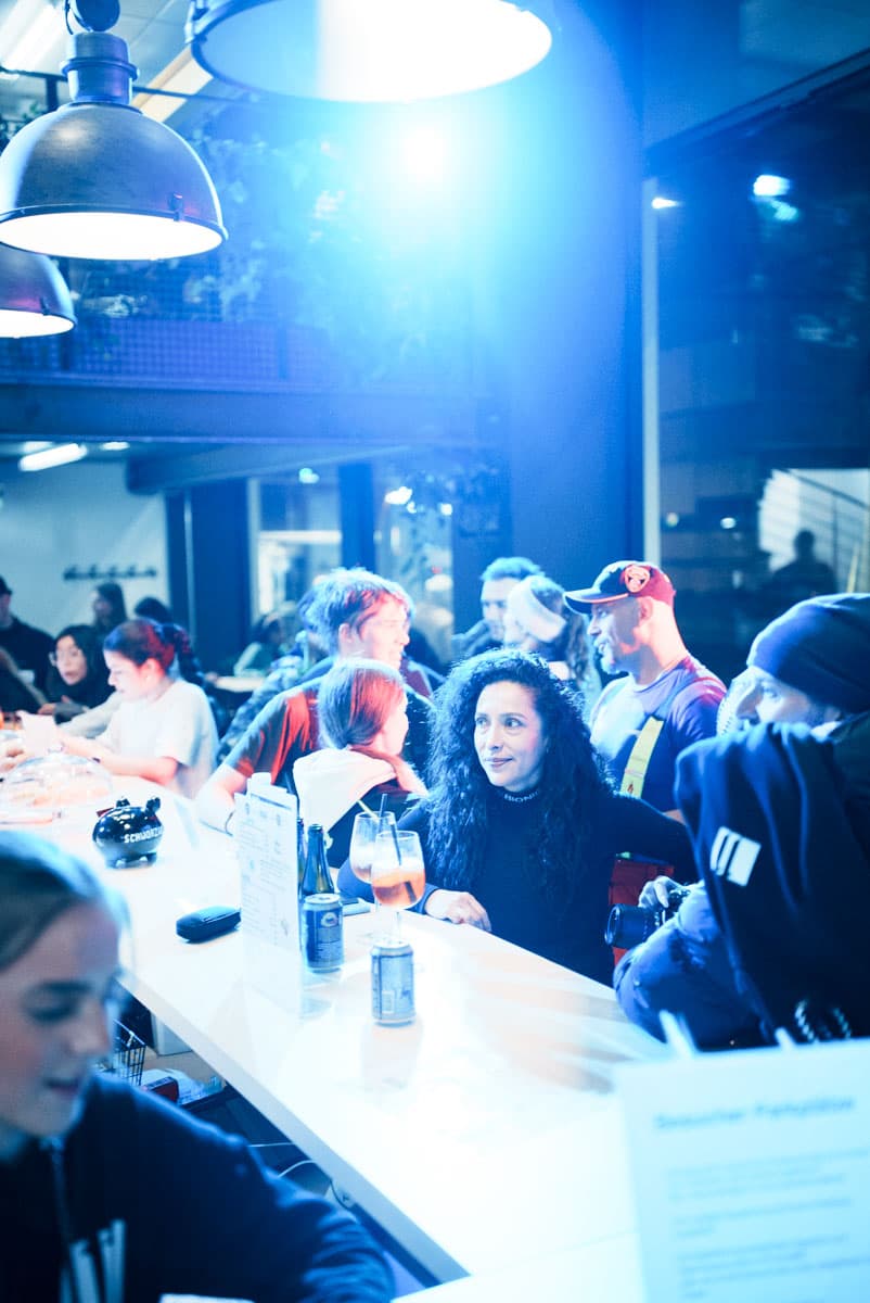 Siegerehrung und After Party des NightRun Zürich: Gäste feiern in der FABRIK11 Dübendorf
