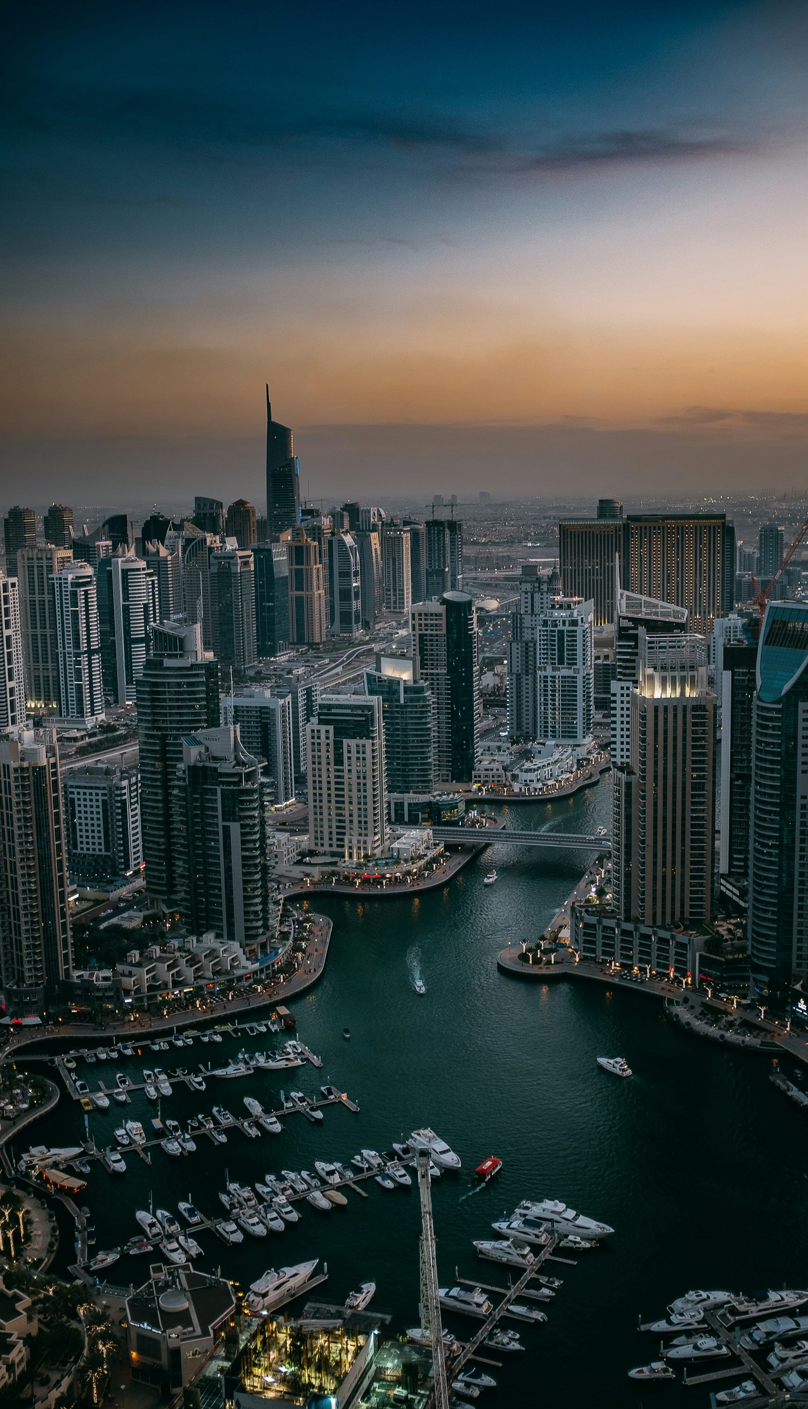 Dubai Marina residential surroundings