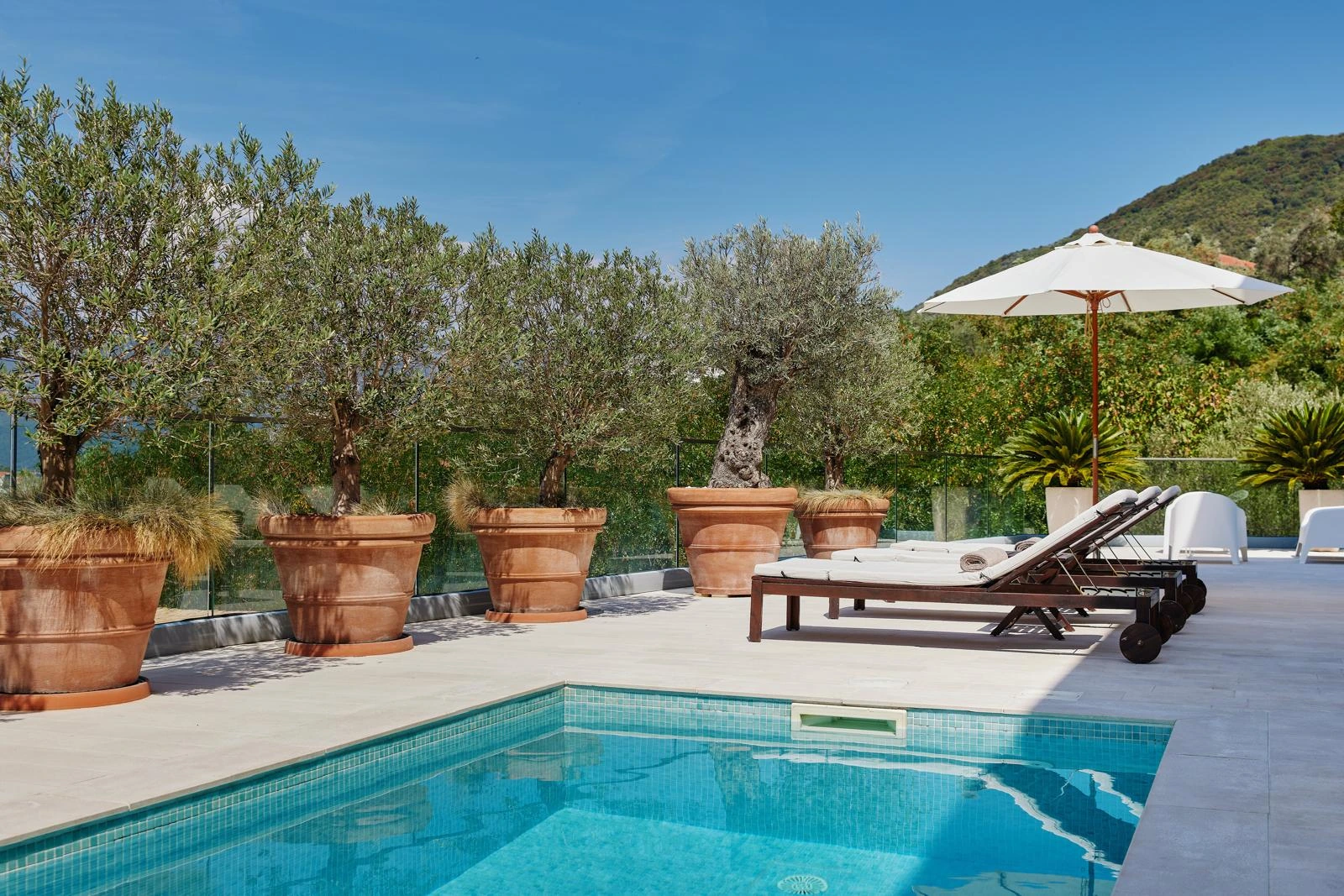Six-bedroom villa with pool in Marići, photo 2