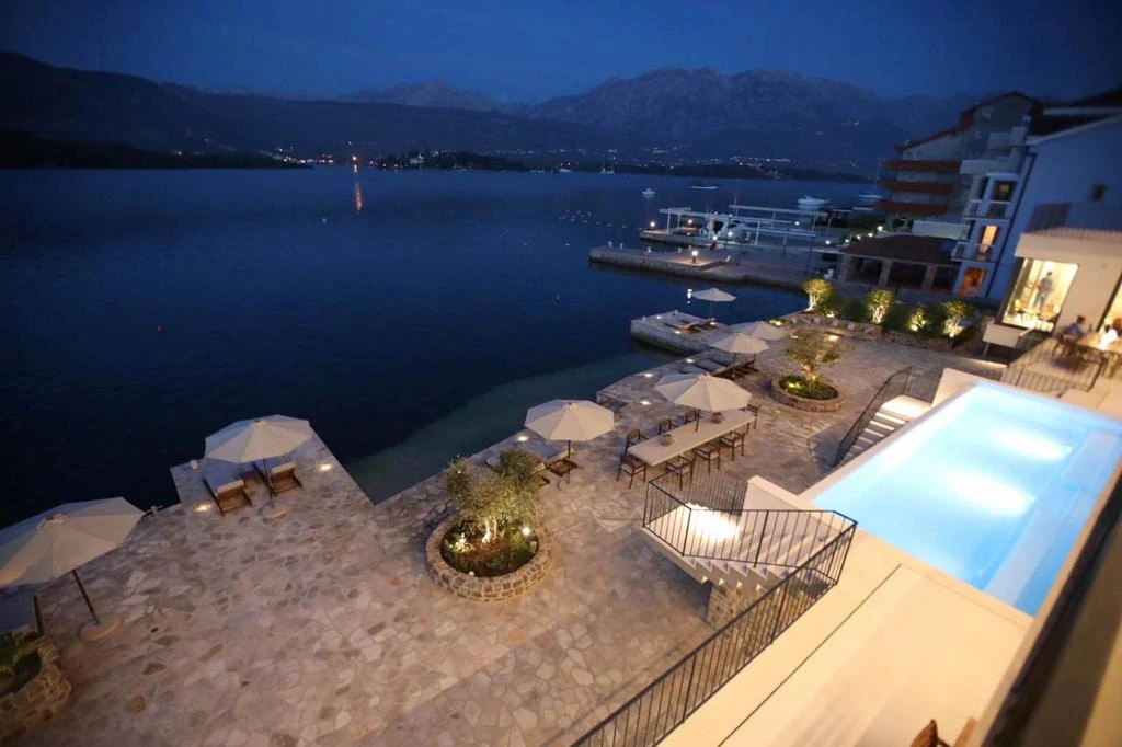 Seafront villa with private mooring in Đuraševići: terrace & outdoor, photo 2