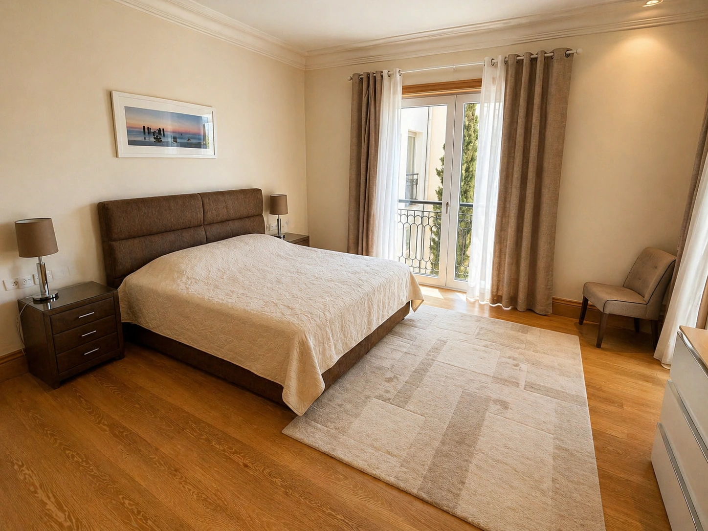 Two-bedroom apartment in Porto Montenegro: bedroom, photo 2