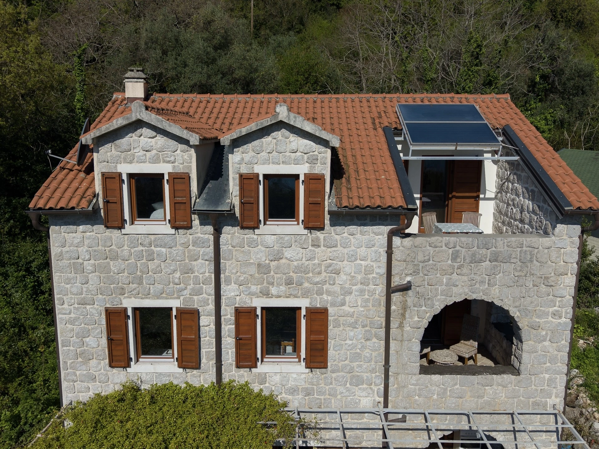 Stone villa with sea views near Risan: exterior, photo 5