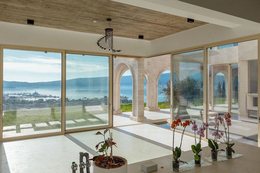 Panoramic villa above Porto Montenegro: living areas, photo 1