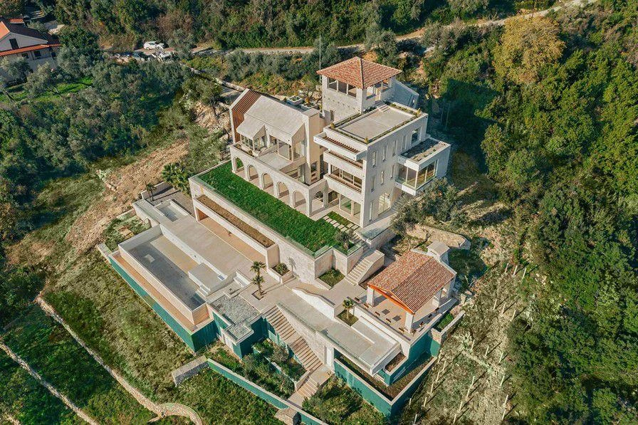 Panoramic villa above Porto Montenegro: exterior, photo 2