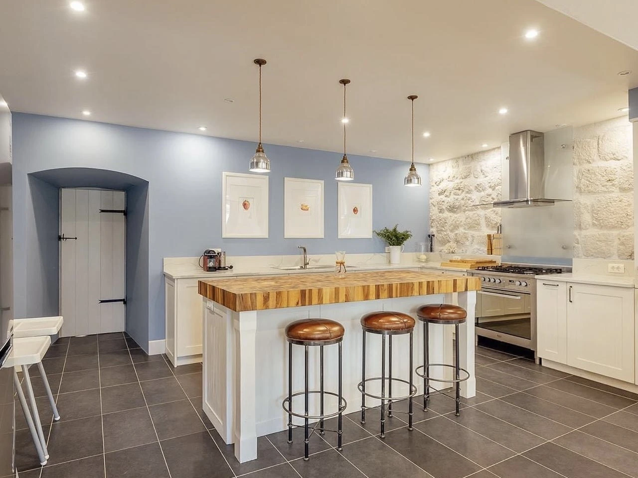 Renovated seafront stone villa in Dobrota: kitchen & dining, photo 2