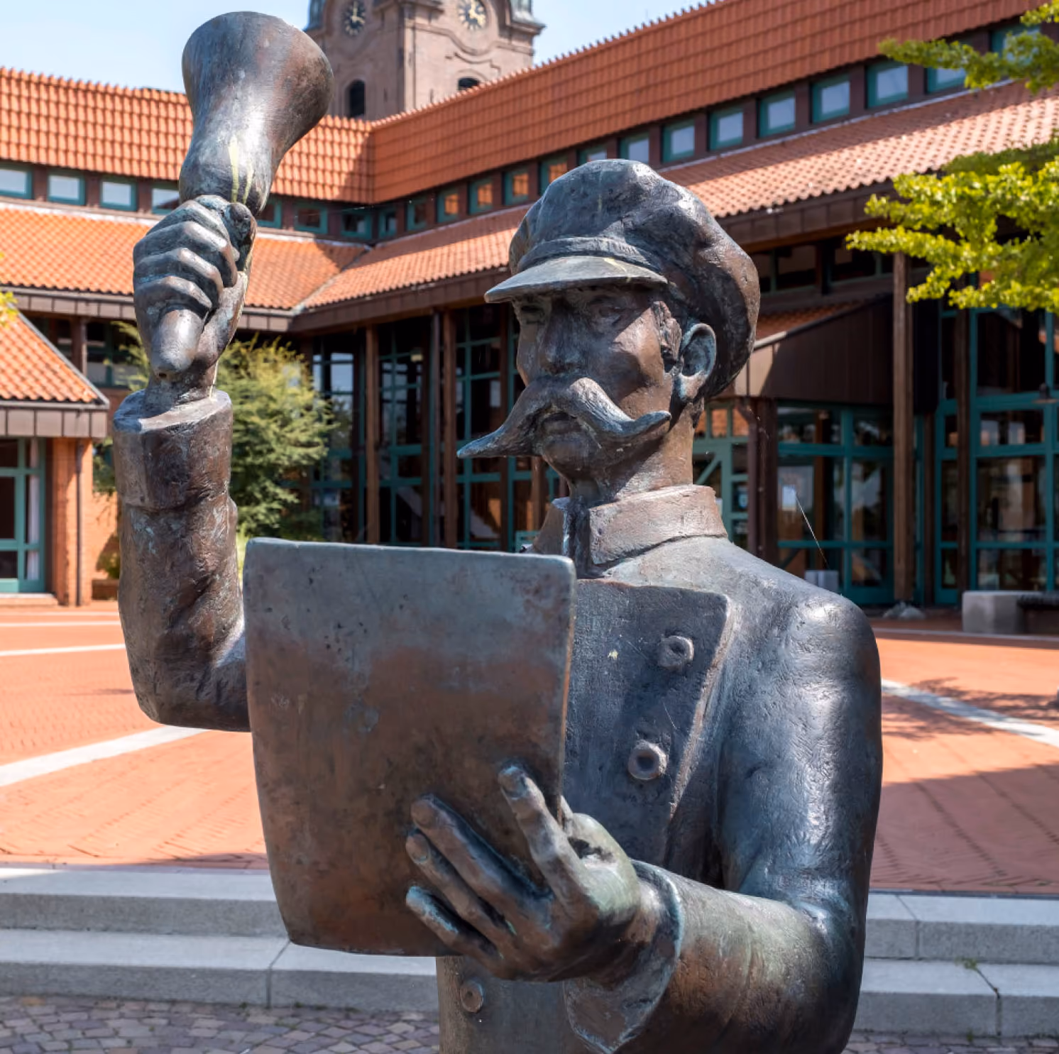 Bronzeskulptur in der Region Mittelholstein