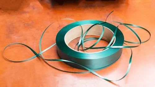 Rouleau de ruban d’emballage vert en PP recyclé