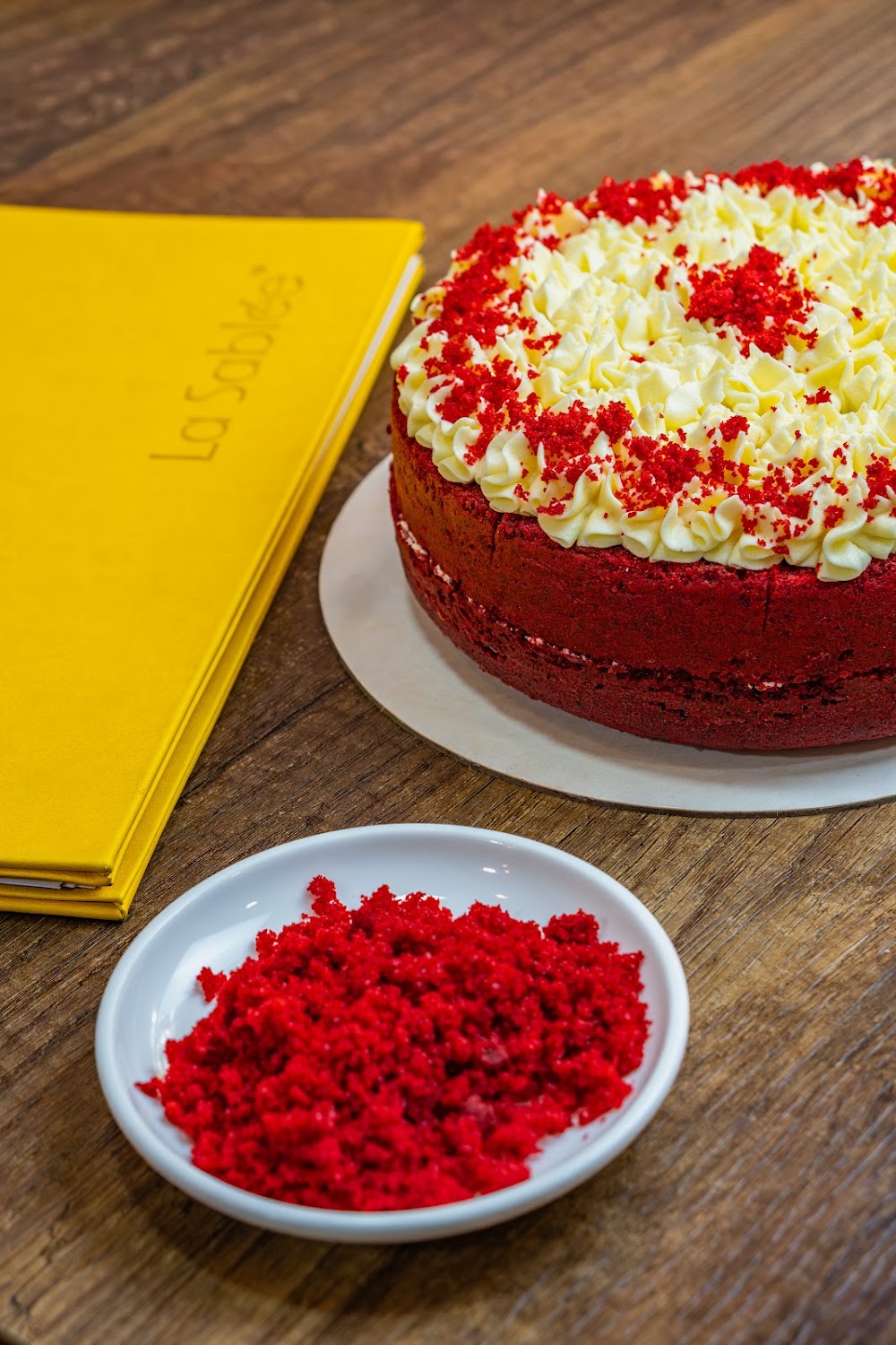 Porción de torta red velvet