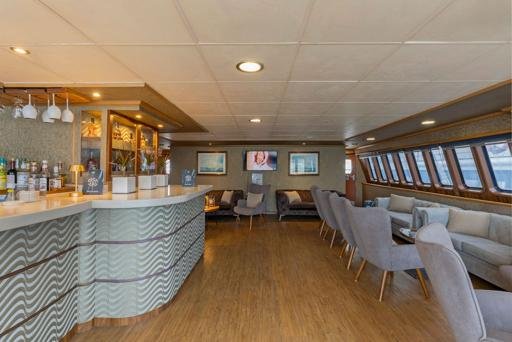 Bar and lounge on M/S Panorama
