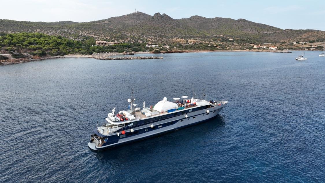 M/Y Harmony G at sea