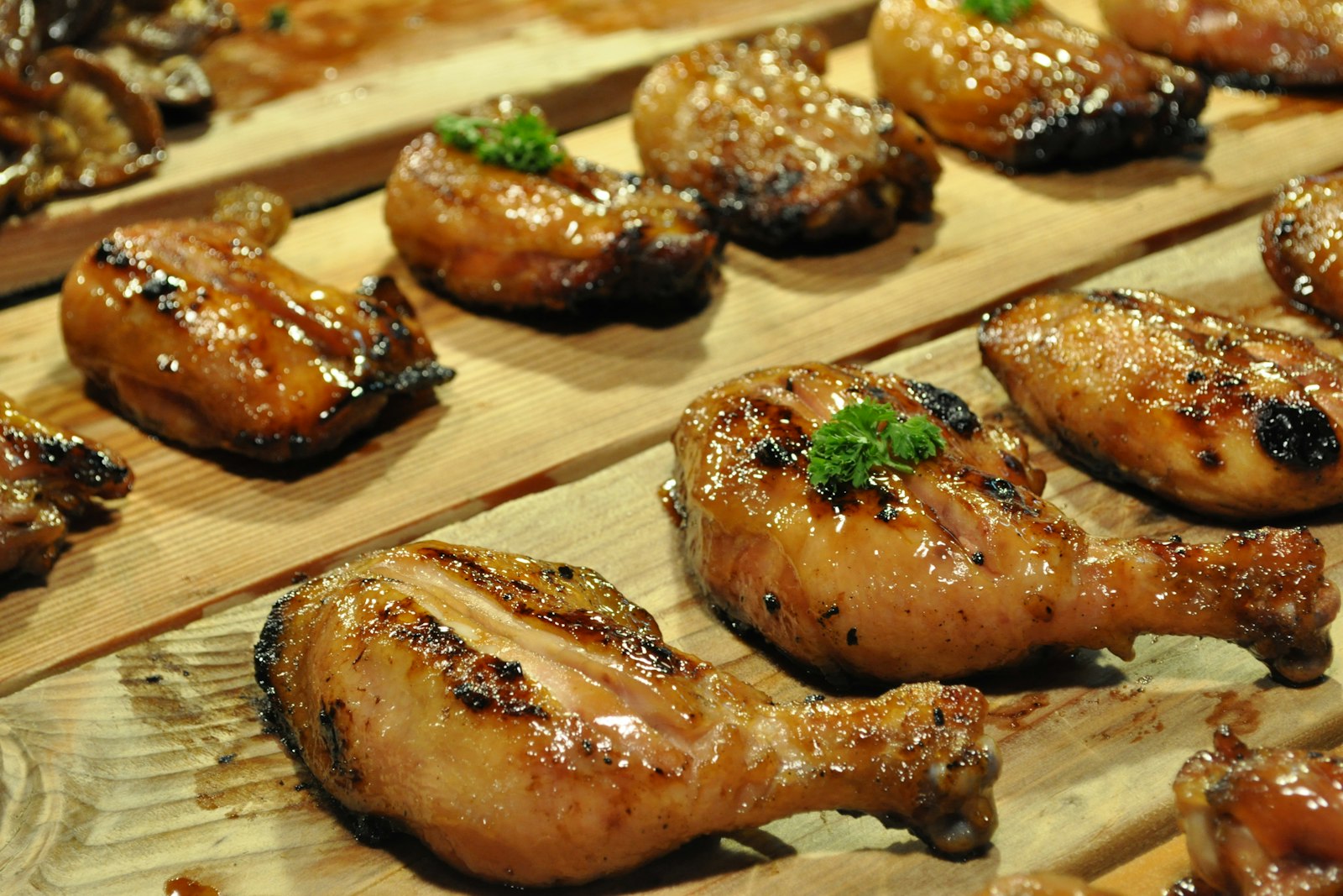 Glazed chicken drumsticks