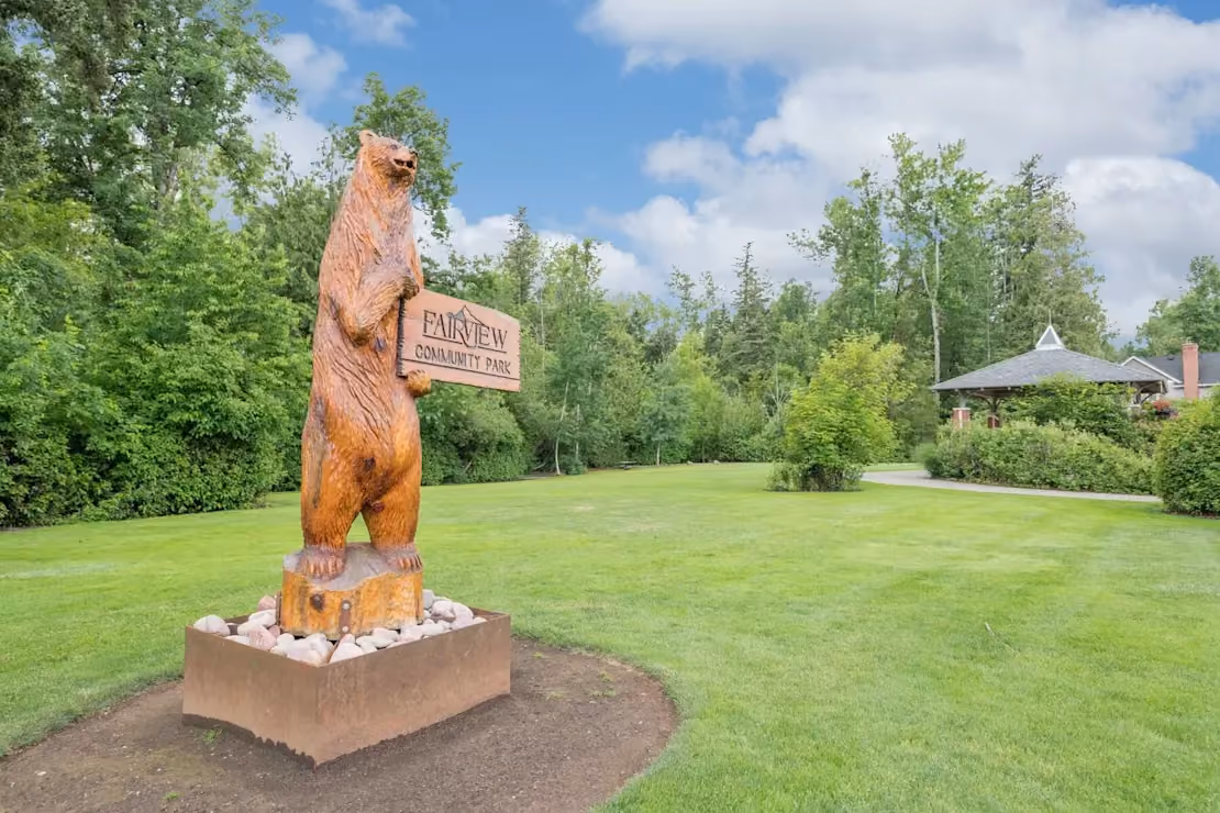 Bear Statue 