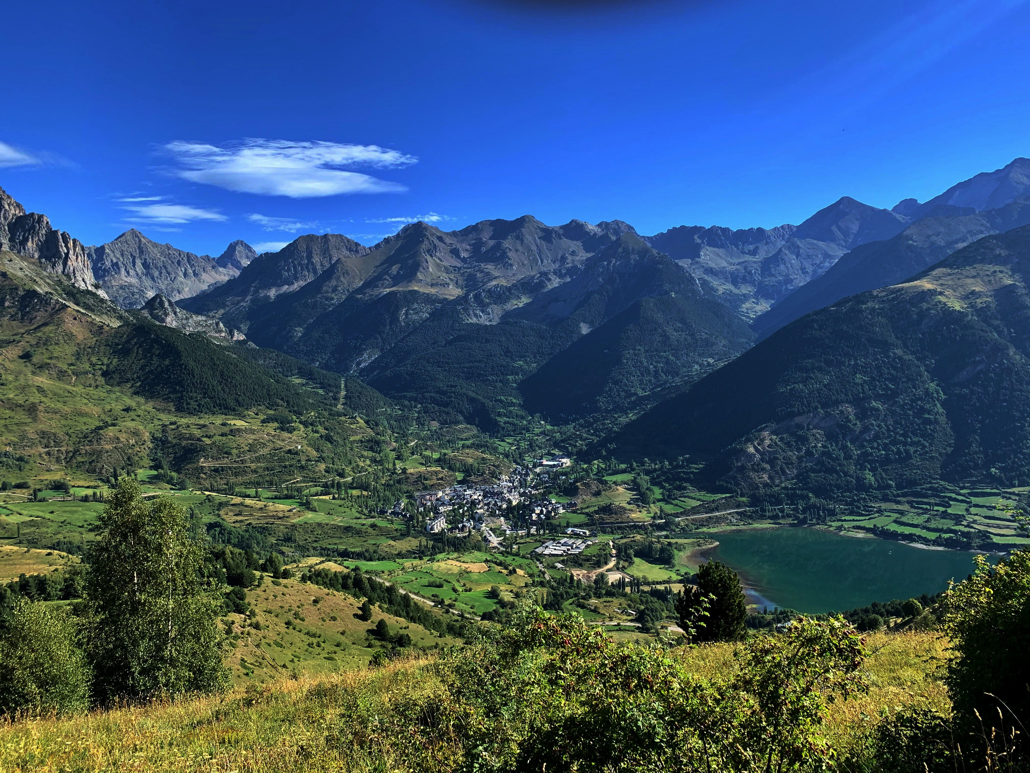 Paysage des Hautes-Pyrénées au lever du jour