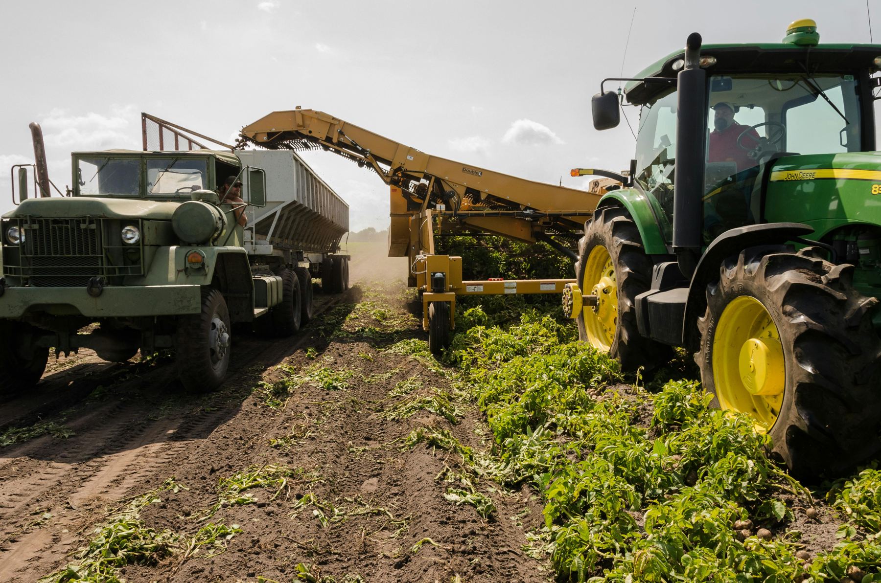 Heavy Equipment Transport Explained for Construction and Agriculture