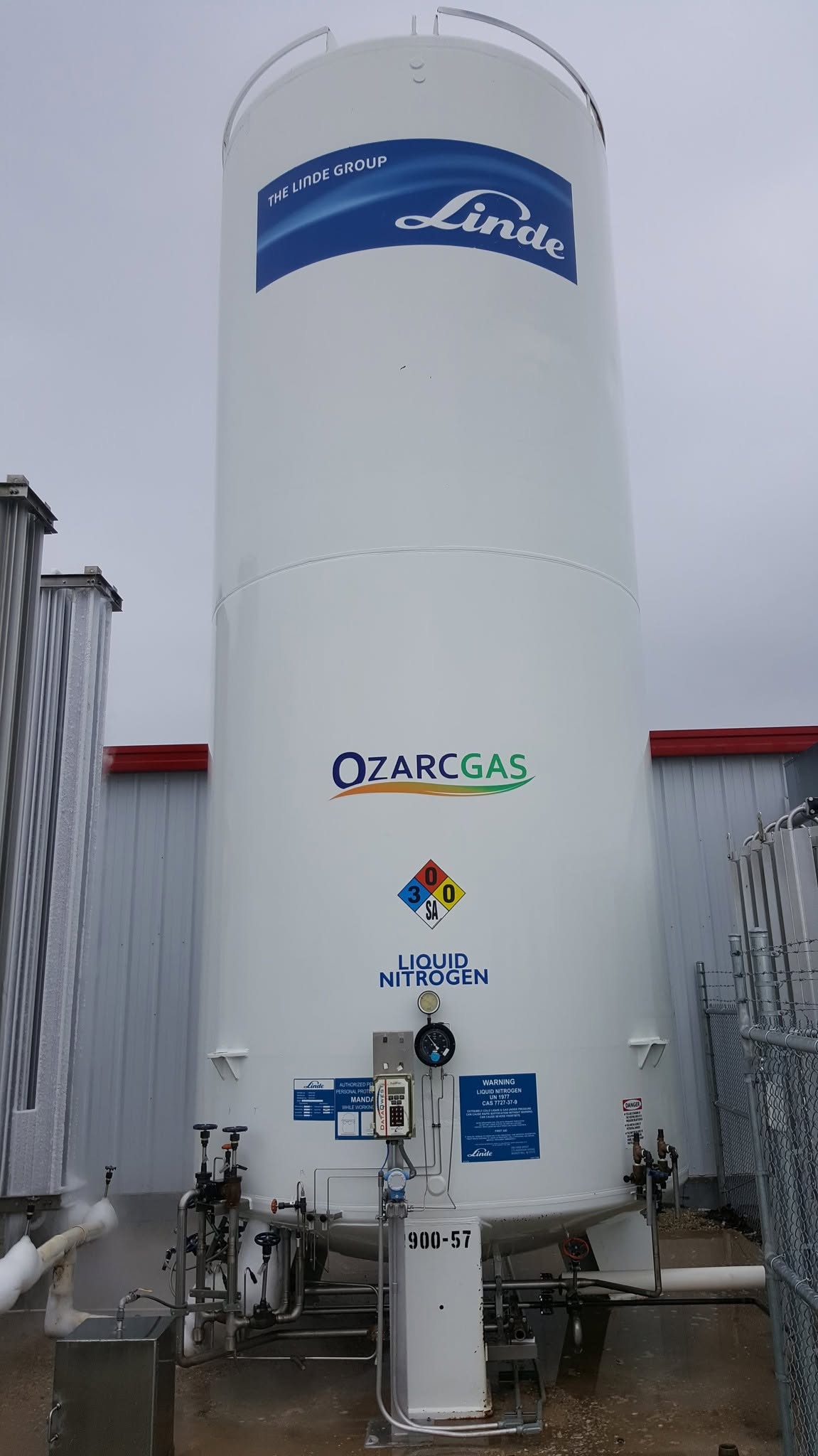 Clean exterior of the same OzarcGas liquid nitrogen tank after cleaning.