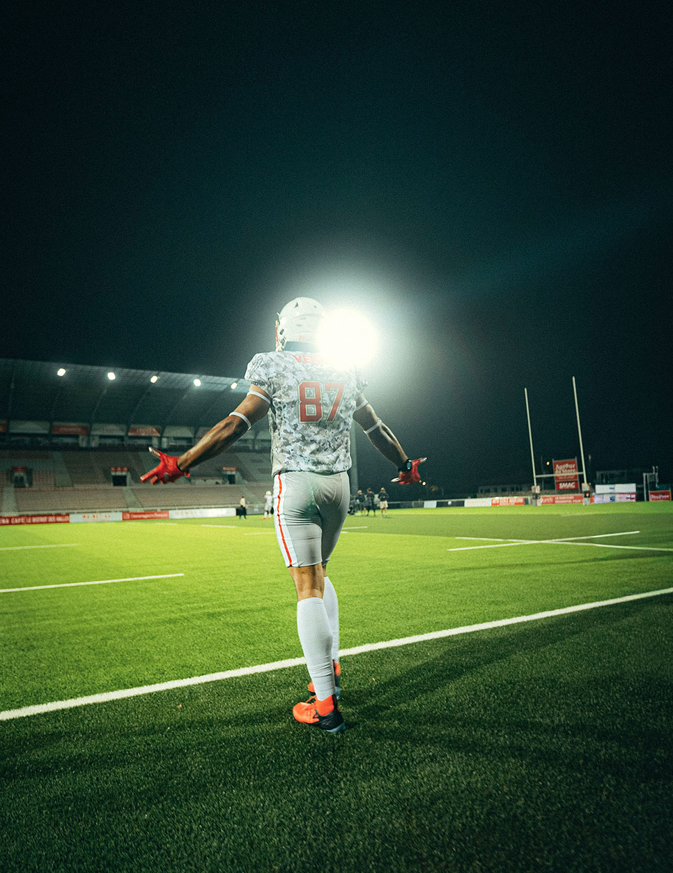 Wide receiver under the stadium lights, Venum shoot