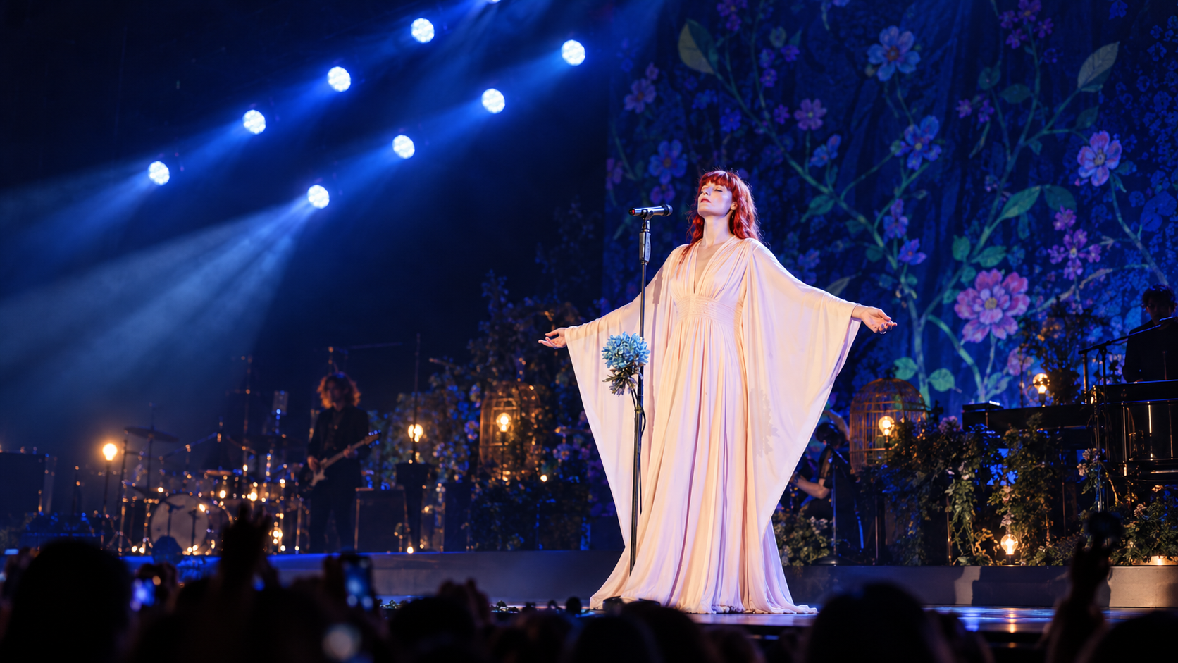 Florence Welch performing in BODYAMR — photograph 3