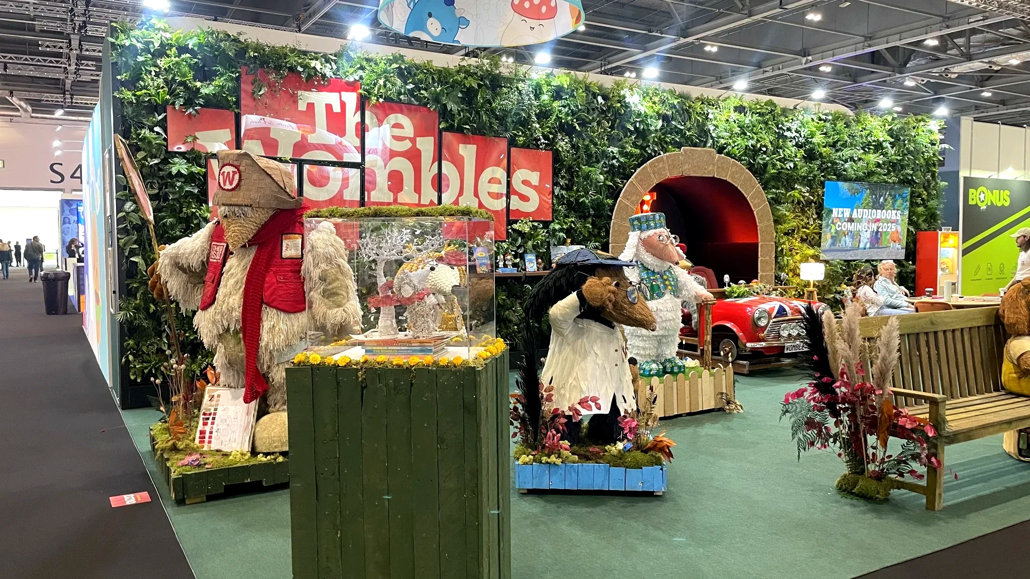Side perspective of Wombles living wall
