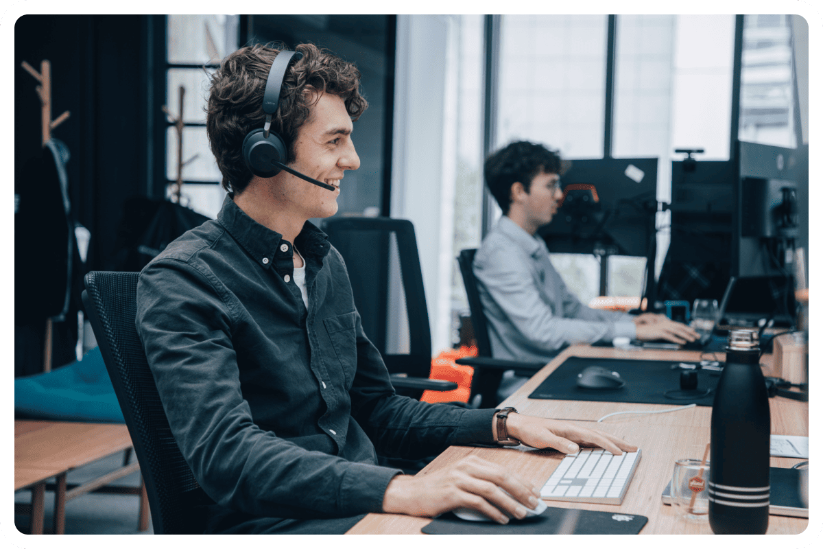 OneFlash customer support on the phone