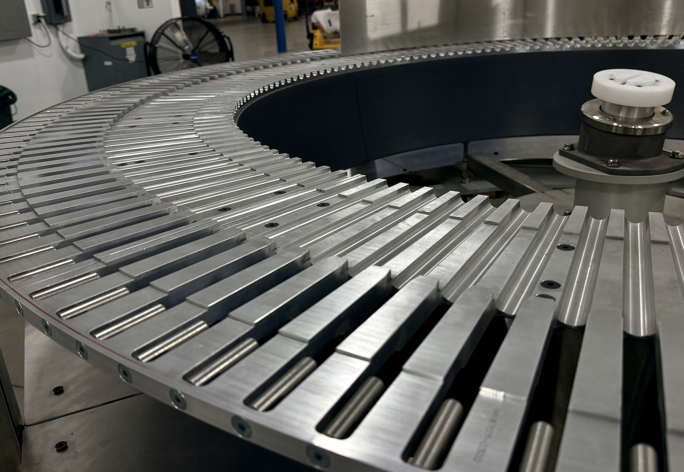 Close-up of the rim of a scallop centrifugal feeder