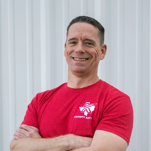 Thomas grew up in Houston where he enjoyed competing in all sports. In high school, he eventually specialized in distance running and after high school, he went on to run track and cross country at Auburn University. Aft