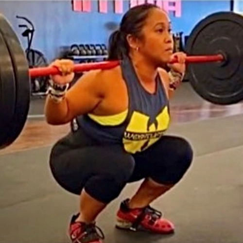 Luanne grew up in Virginia Beach with a very active lifestyle dancing, cheering, surfing, and mountain biking. She moved to Chicago in 2001 to start her family. Her CrossFit journey started in August 2012 as a way to get
