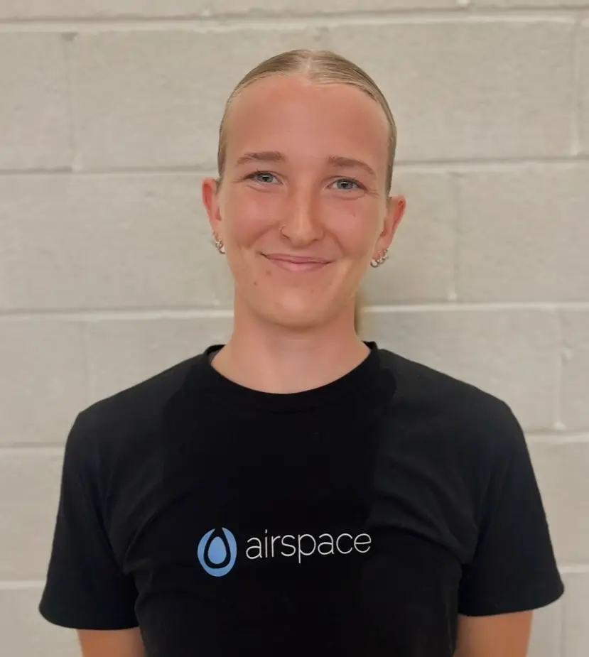Halle is incredibly passionate about movement, specifically bodyweight and handstand training. After coming from a decade long background in circus practising aerial silks, she was keen to find a new yet familiar method of training.