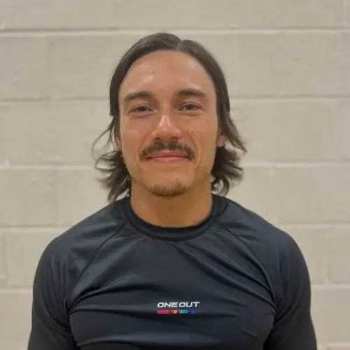 Corey is a movement practitioner based in Boorloo (perth), with a decade of experience in bodyweight training disciplines like handbalancing, calisthenics, acrobatics and martial arts.