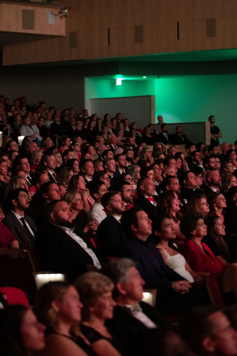 A full theater audience