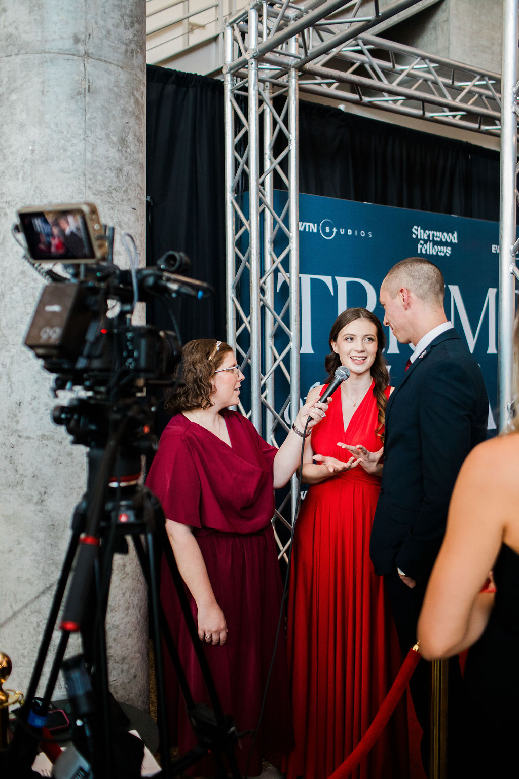 Cast and crew interviewed at the premiere