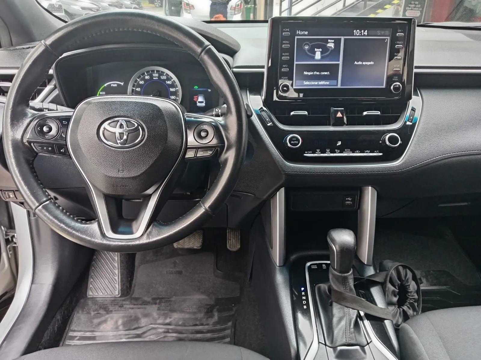 TOYOTA COROLLA CROSS HYBRID