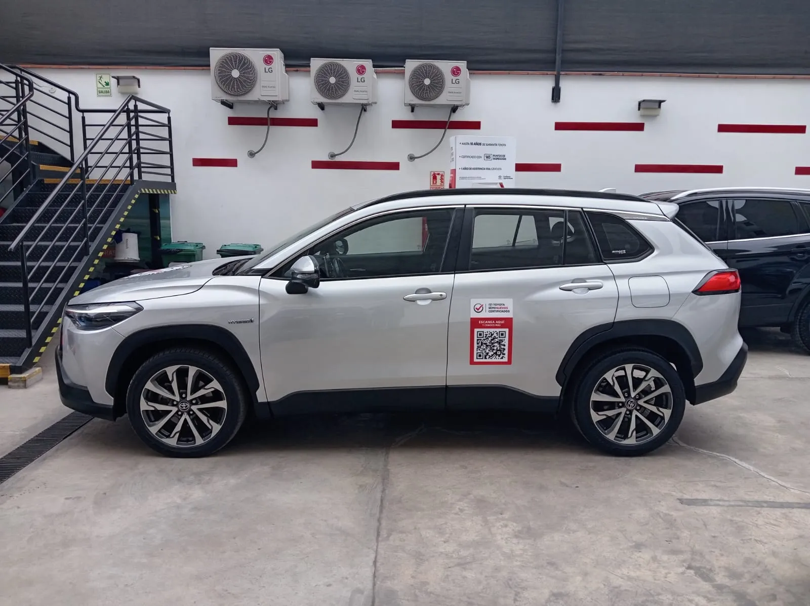 TOYOTA COROLLA CROSS HYBRID