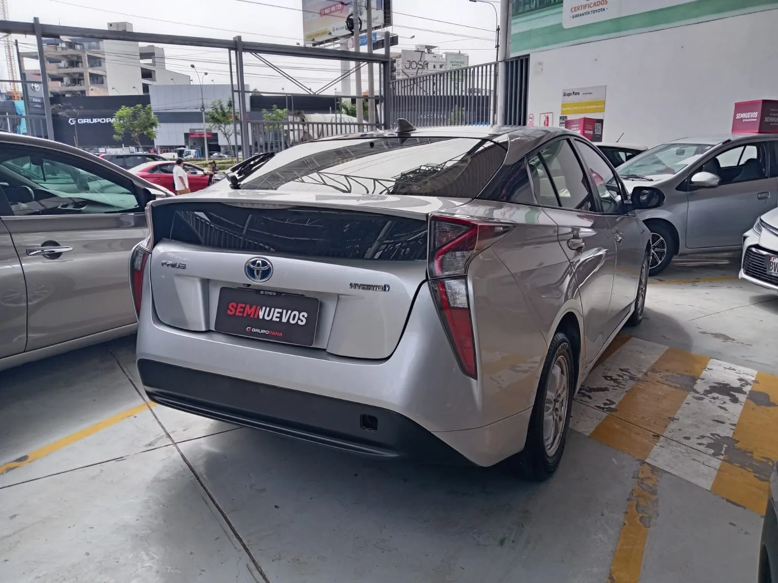 TOYOTA PRIUS