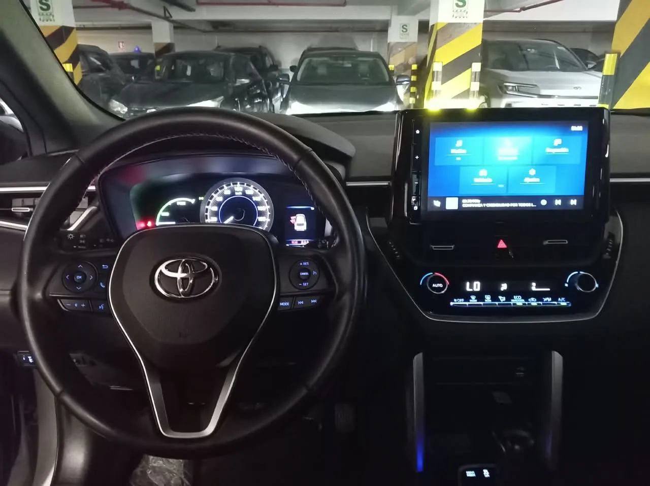 TOYOTA COROLLA CROSS HYBRID