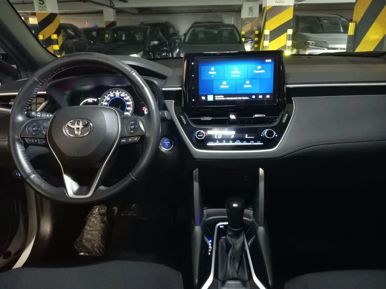 TOYOTA COROLLA CROSS HYBRID