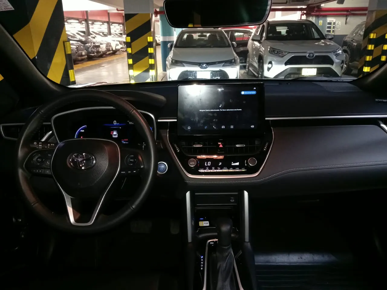 TOYOTA COROLLA CROSS HYBRID