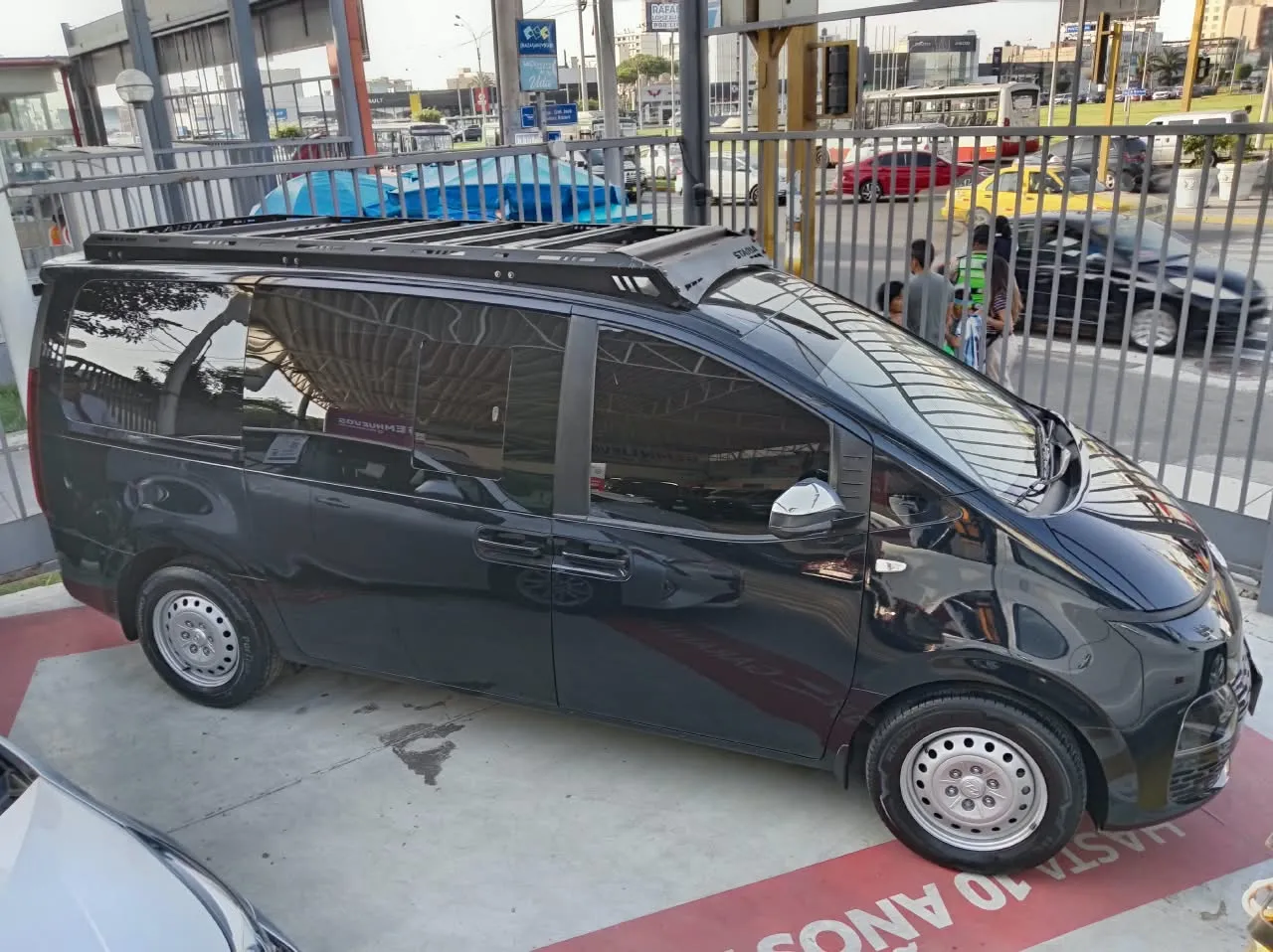 HYUNDAI STARIA