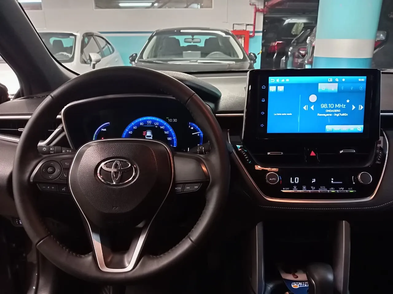 TOYOTA COROLLA CROSS HYBRID