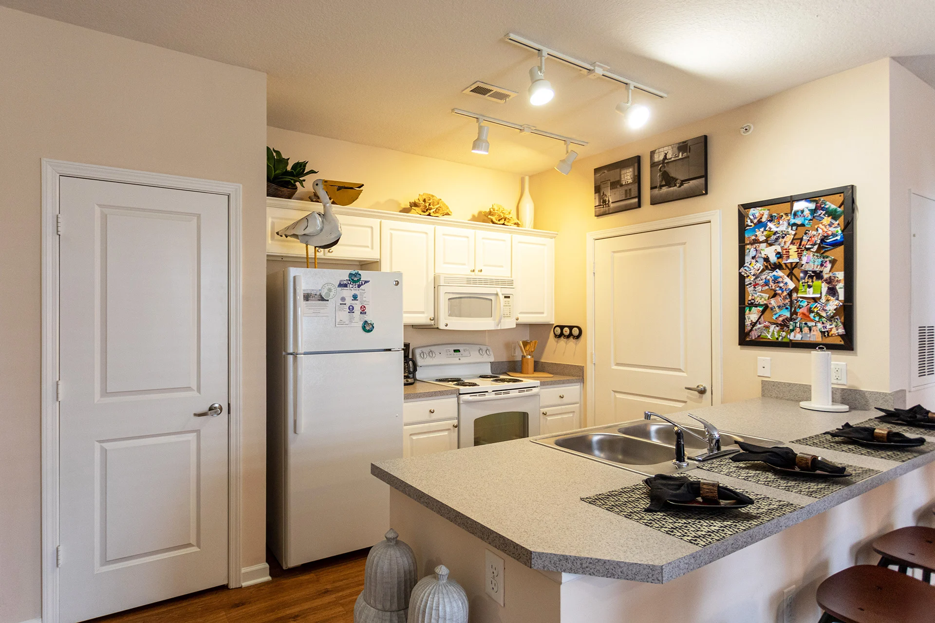Kitchen with decor