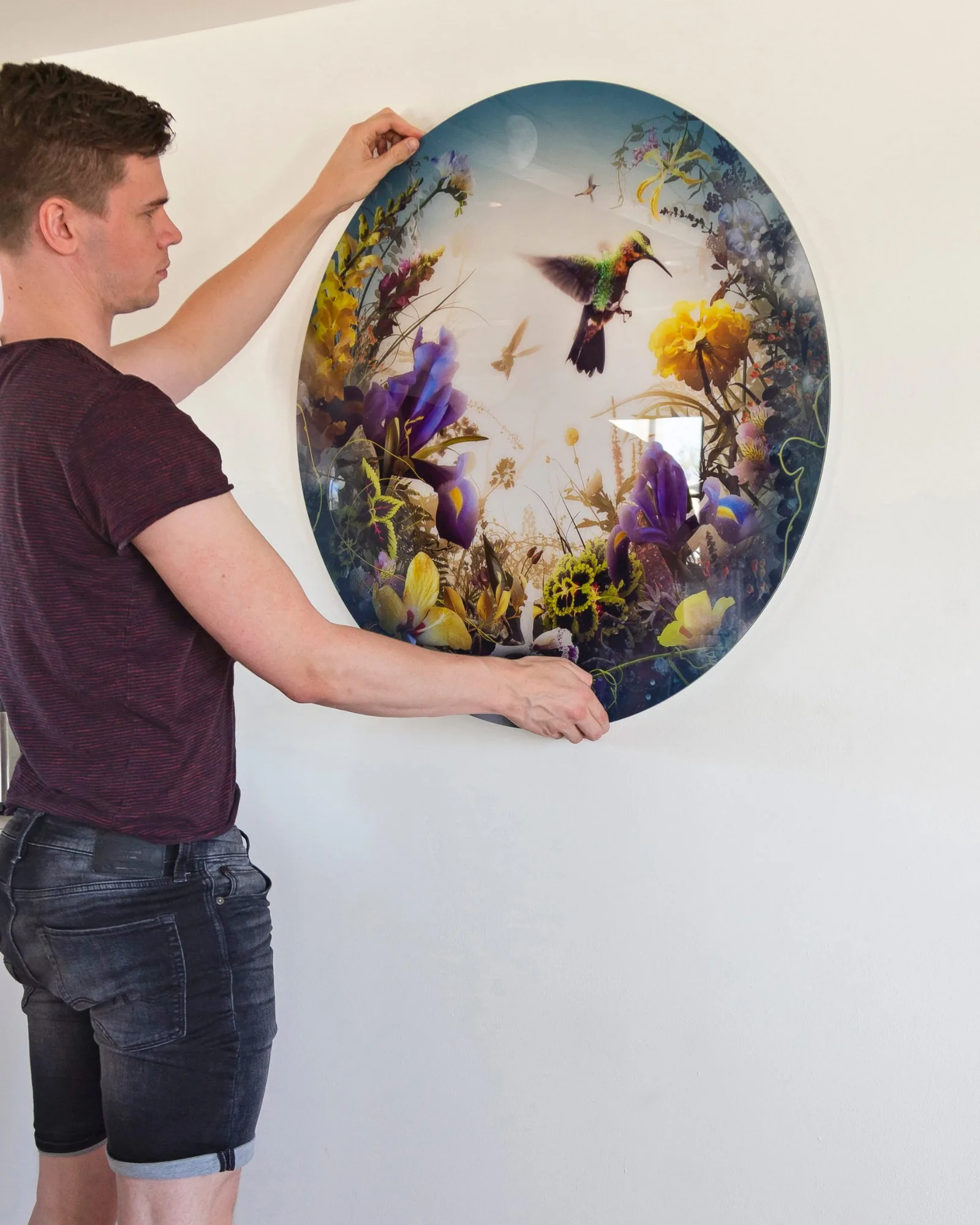 Jesper Krijgsman hanging Paramour on a wall